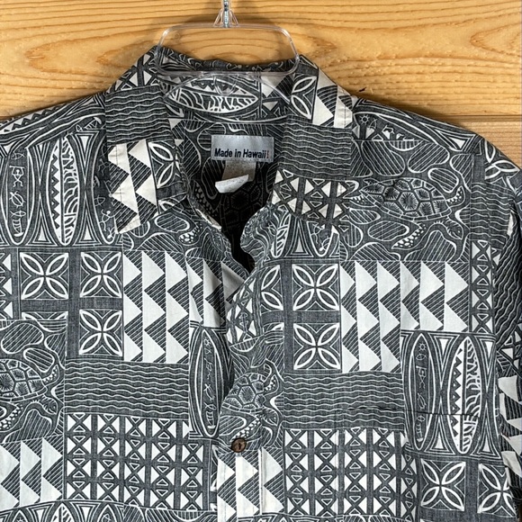 Made in Hawaii Men's Hawaiian Shirt with Wood Buttons, Gray/White, size XL - Picture 2 of 9